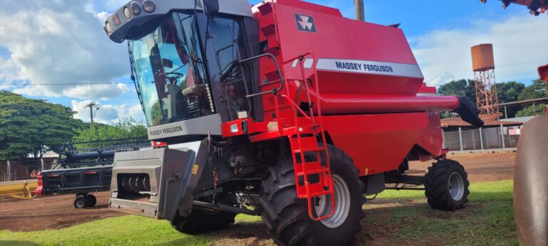 COLHEITADEIRA MASSEY FERGUSON MF 32 SR