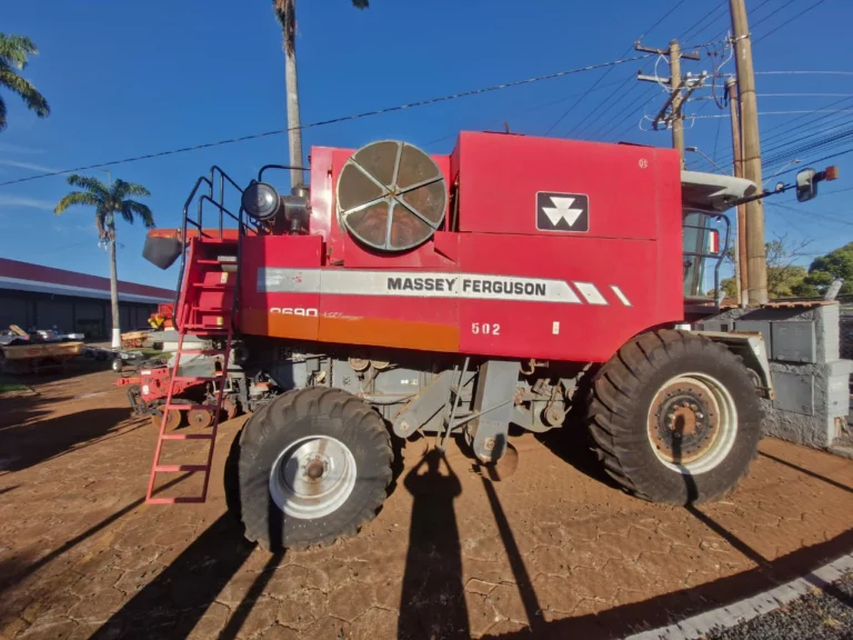 COLHEITADEIRA MASSEY FERGUSON MF9690