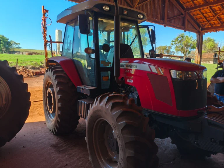 TRATOR MASSEY FERGUSON MF 4410